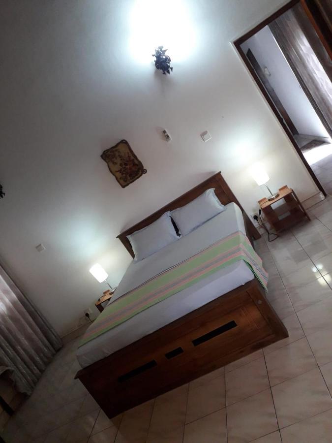 Ceylon Travel And Stay Lodge バタラムラ エクステリア 写真