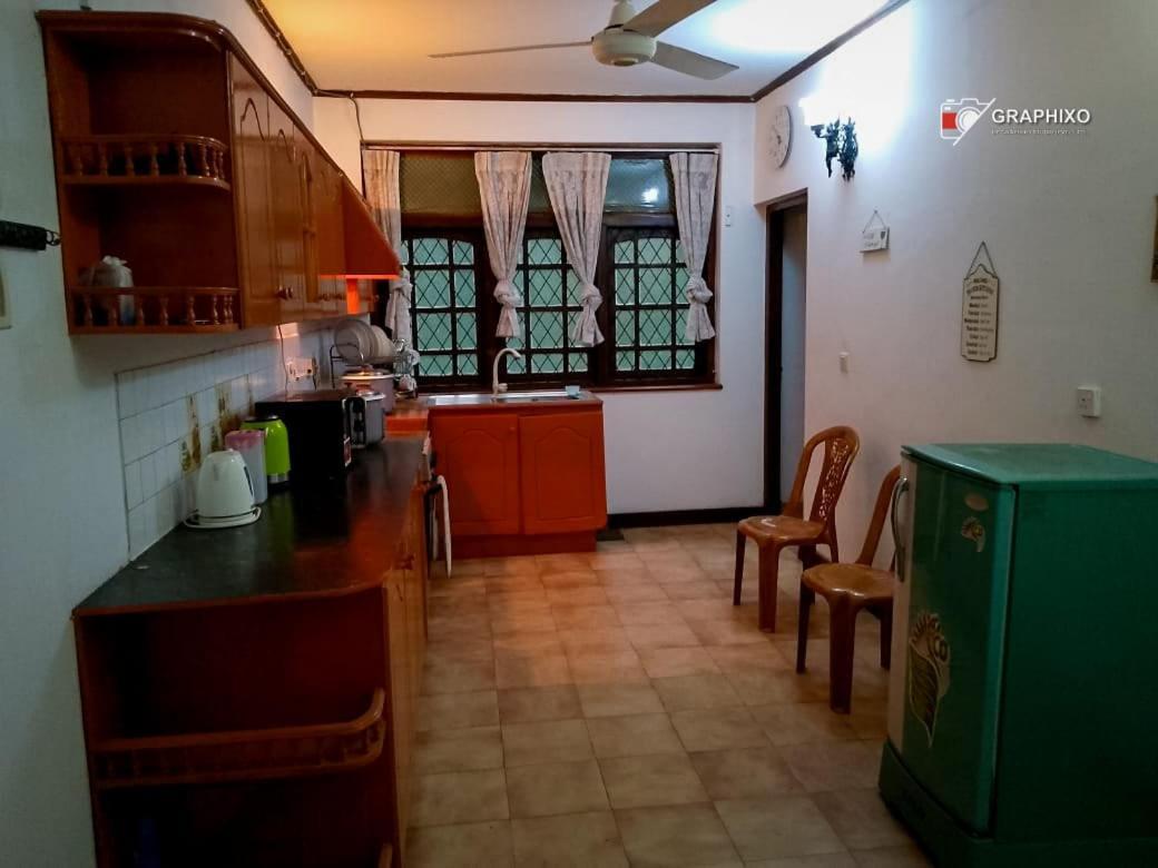 Ceylon Travel And Stay Lodge バタラムラ エクステリア 写真